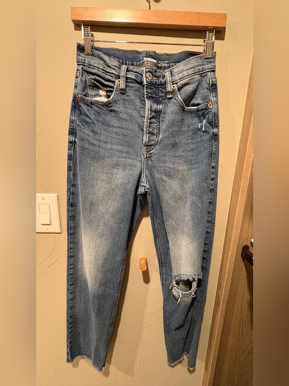 OLD NAVY Women’s Distressed Mid-Rise Blue Jeans